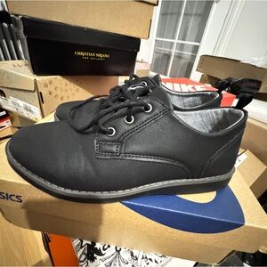 Classic kids’ dress shoes with Matte Finish